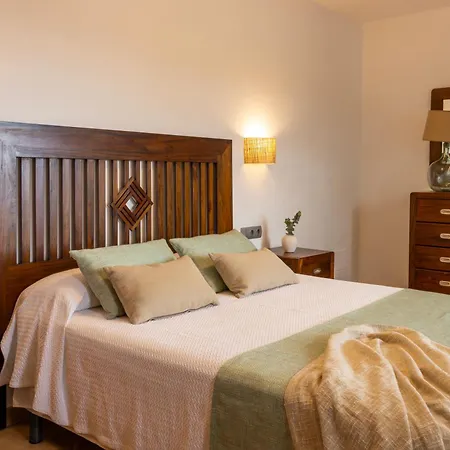 梅努尔卡-卡拉布兰卡酒店