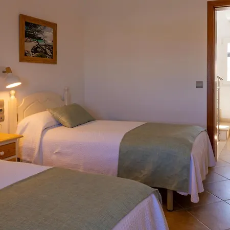 度假居 梅努尔卡-卡拉布兰卡酒店 *