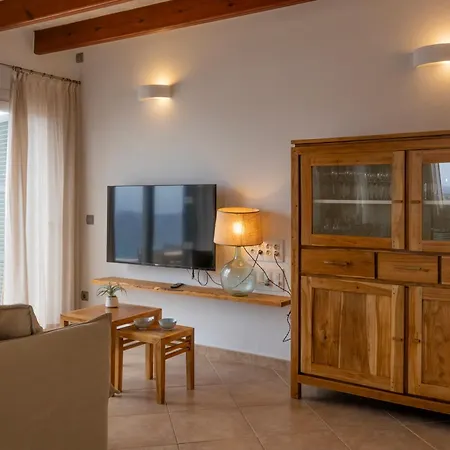 Menurka - Tatil Evi Cala Blanca (Menorca)